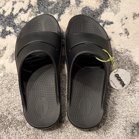 OOFOS Other - NWT size 11 OOFOS Black Comfort Slides